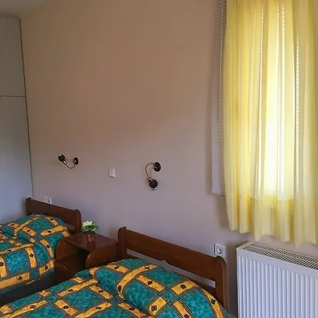 Sunshine Karavádhos