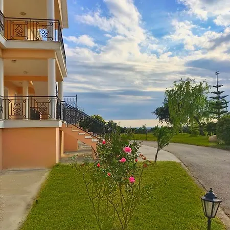 Sunshine Apartment Karavados